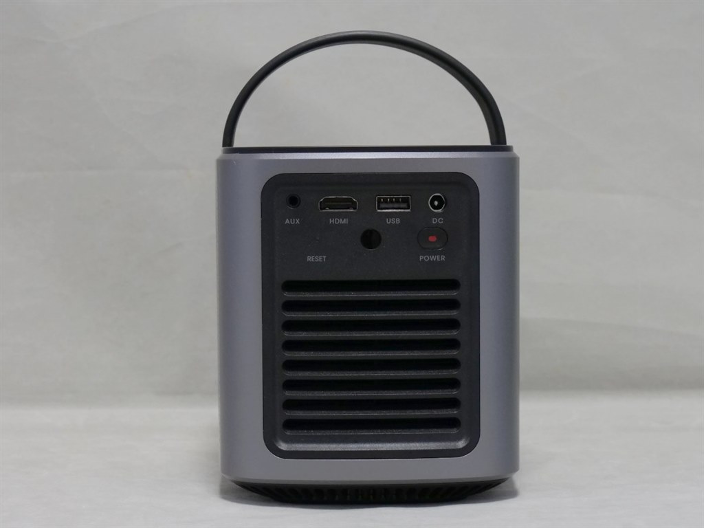 小型でバッテリー内蔵の400lmモデル！一般家庭で使い易い