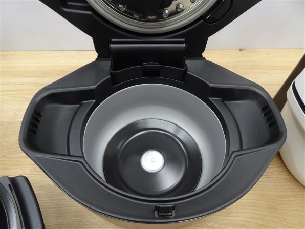 シャープ ヘルシオ ホットクック KN-HW24H-W [プレミアム