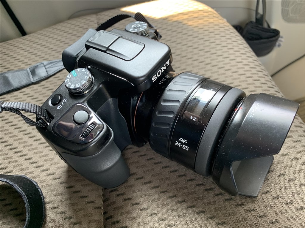 樹脂製ですがズッシリ感があり大満足』 SONY α100 DSLR-A100 ボディ