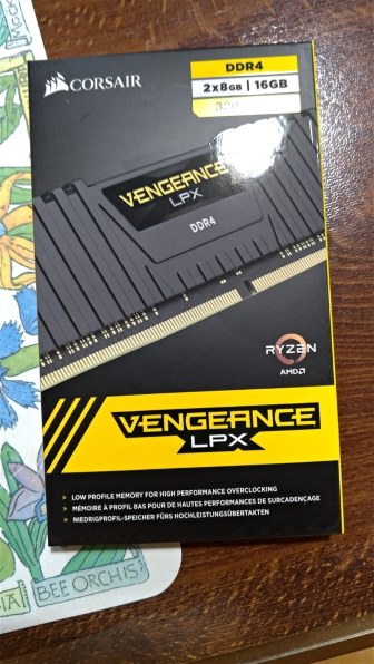 CMG16GX4M2E3200C16[DDR4 PC4-25600 8GB2枚組 Corsair CMG16GX4M2E3200C16 [DDR4 PC4-25600 8GB 2枚組] 価格