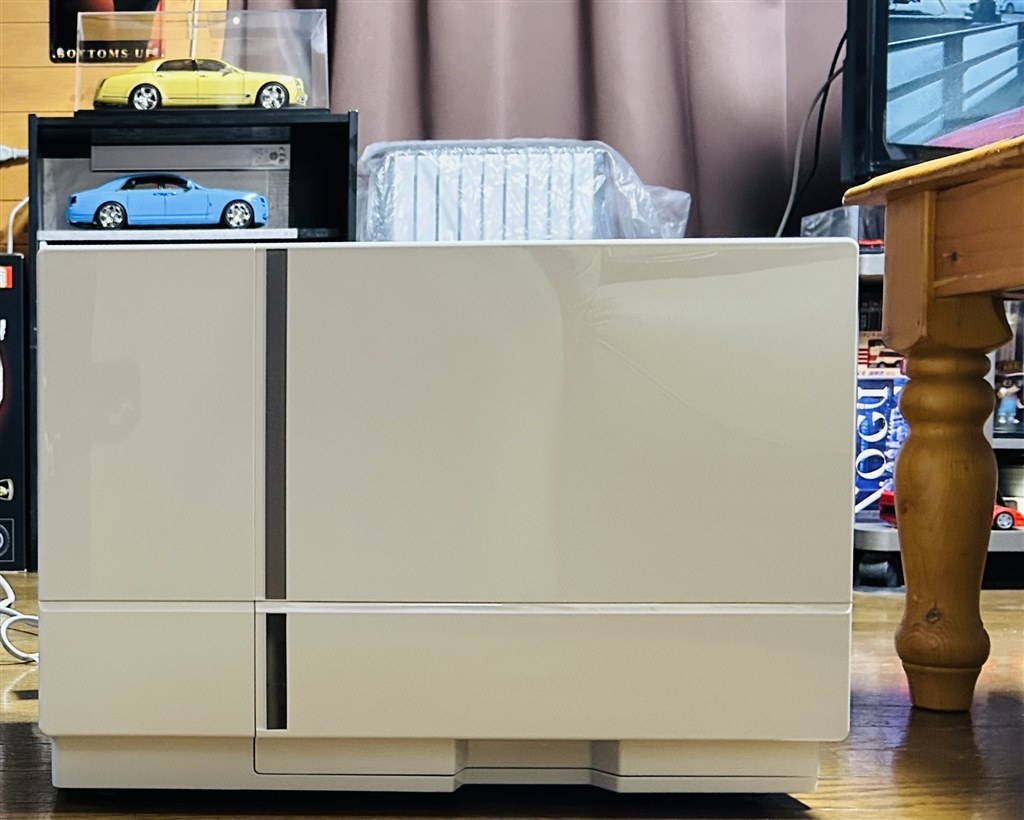 デザインがオシャレな除湿機。』 パナソニック F-YHX90B-W デザインがオシャレな除湿機。』 パナソニック F-YHX90B-W
