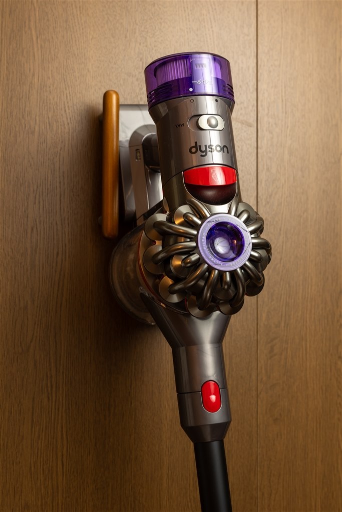 多少不満点ありますが、デザインと高い静穏性で満足度は高い。』 ダイソン Dyson V8 Slim Fluffy SV10K EXT BK  [Black] 寂しがり屋の単身赴任さんのレビュー評価・評判 - 価格.com