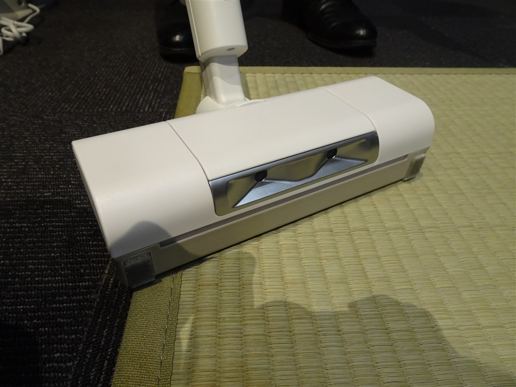 ミスト噴霧し掃除効果を高める！パナの新セパレート掃除機