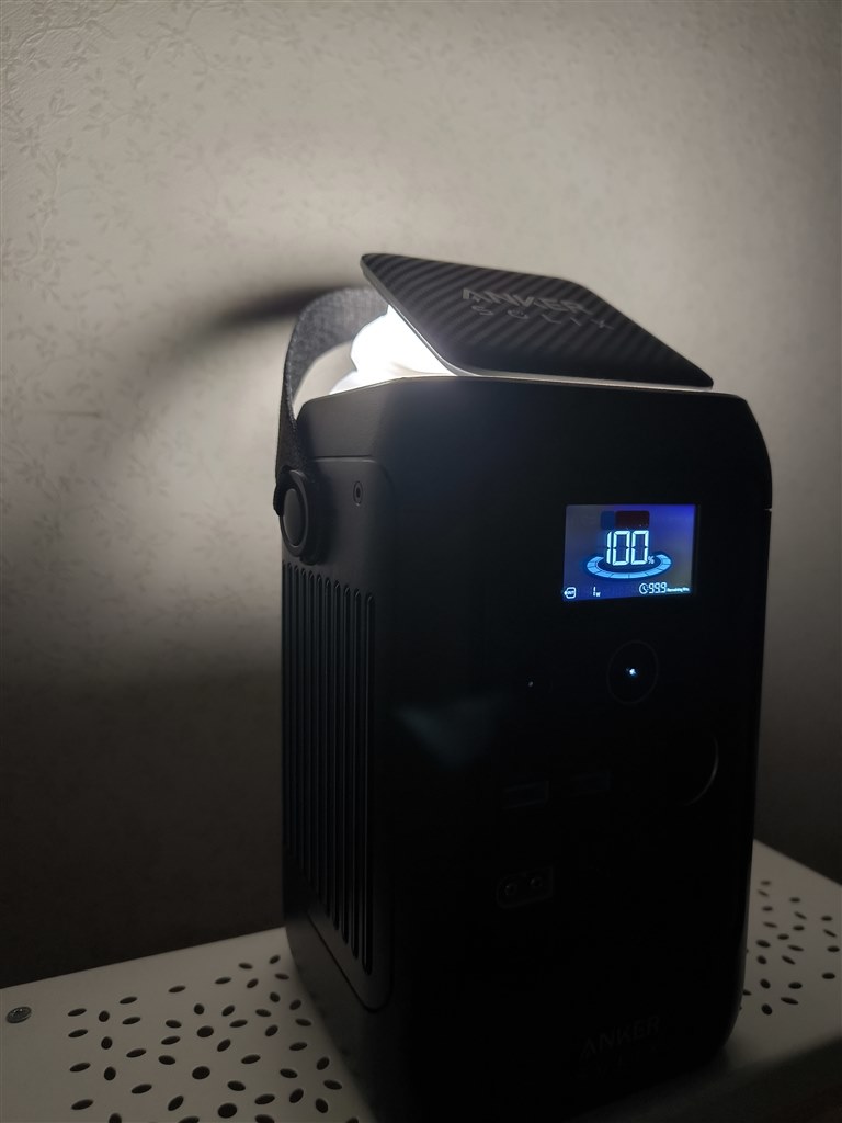 使いやすいランタン+大容量バッテリーと言った感じ。』 ANKER Solix