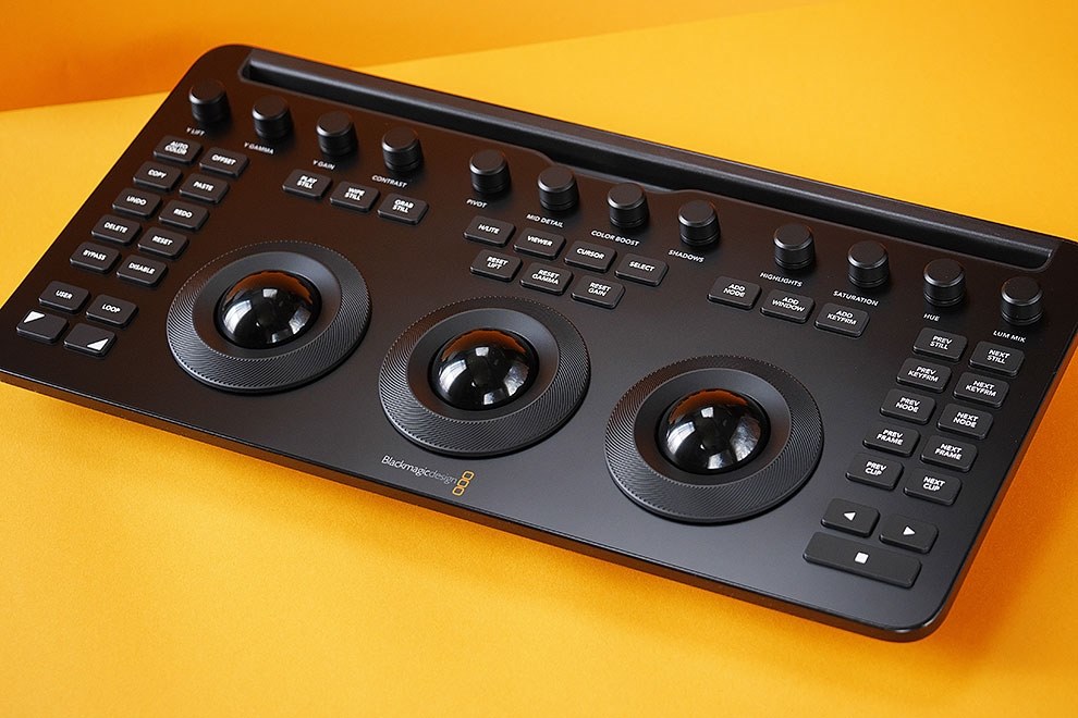 使ってみて、実は必須だったと思い知る専用パネル』 Blackmagic Design