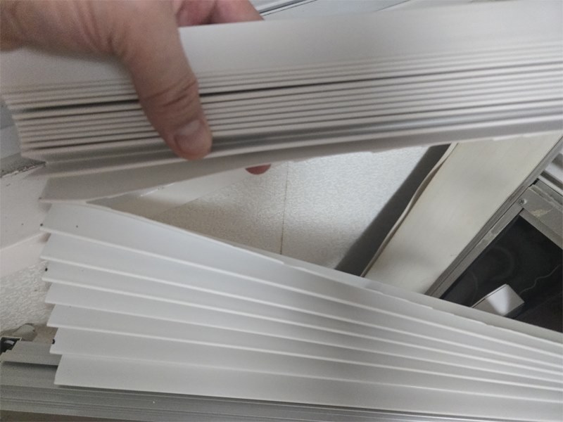 コロナ窓用エアコン CWH-A1815 からの交換工事をDIYで実施 コロナ窓用エアコン CWH-A1815 からの交換工事をDIYで実施