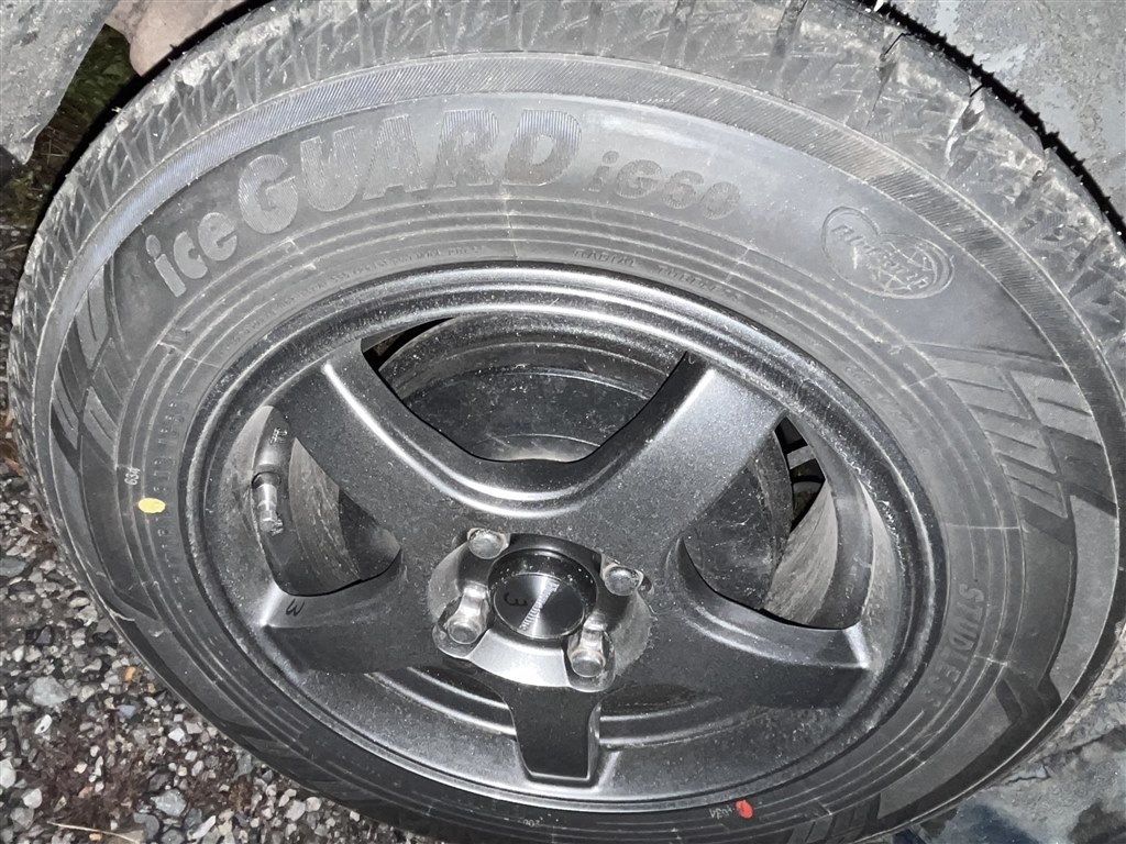 新品 YOKOHAMA ice GUARD iG60 175/70R14 14インチ スタッドレス 4本 21年製 ヤリス ヴィッツ フィット シエンタ等　(MTZ13) クレジットカード QRコード決済可能 冬用タイヤのフワフワが気になる人はコレがおすすめ』 YOKOHAMA [1本