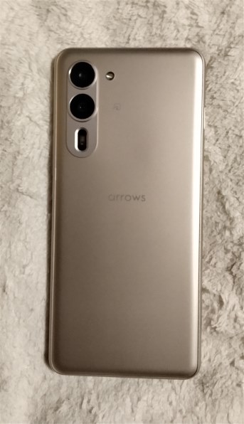 FCNT arrows We2 Plus F-51E docomo [シャンパンシルバー]投稿画像