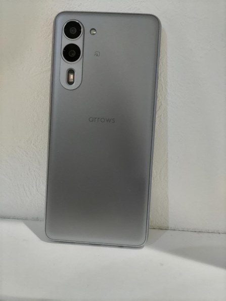 FCNT arrows We2 Plus F-51E docomo [シャンパンシルバー]投稿画像