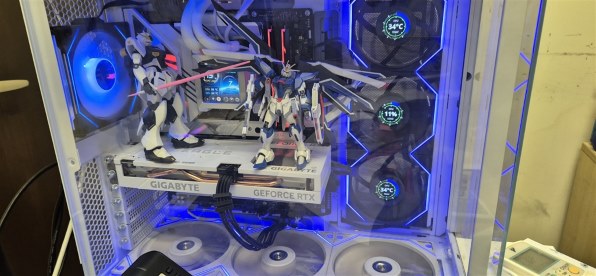 Lian Li HydroShift LCD 360R ホワイト Hydroshift LCD AIO - LIAN LI is a Leading Provider of PC