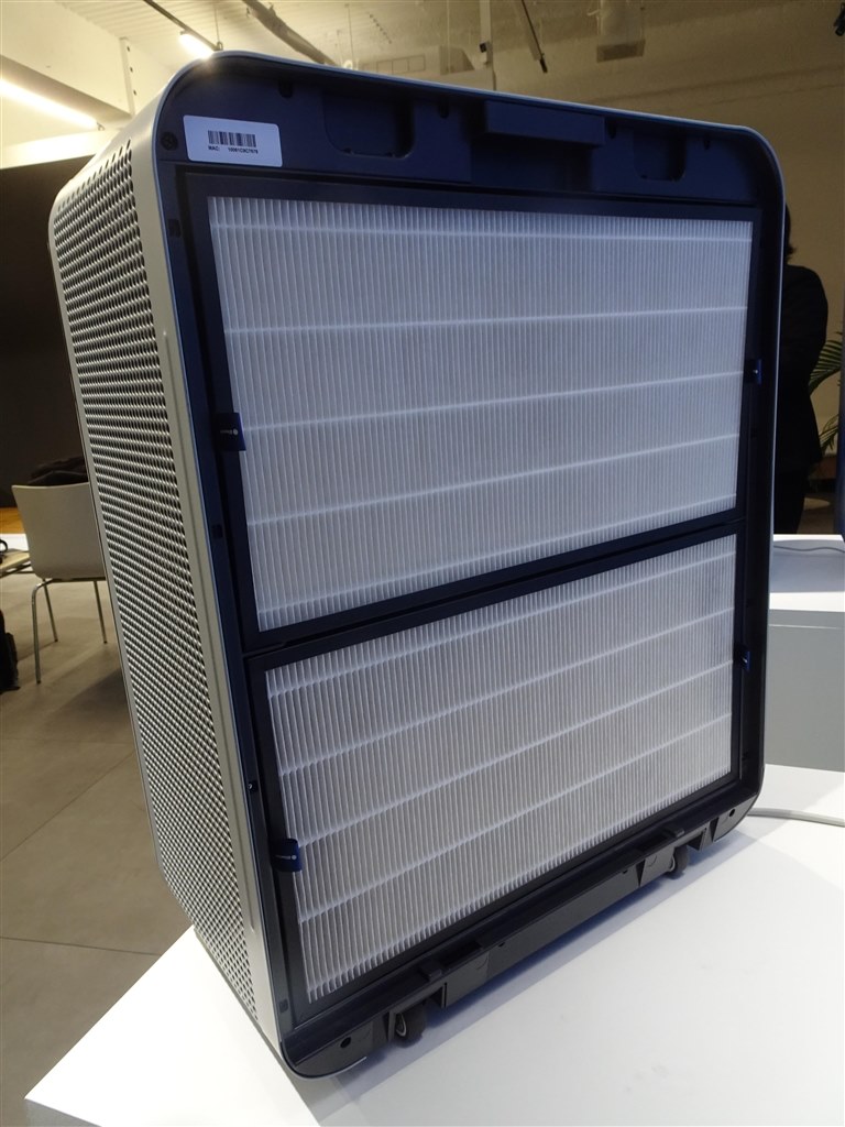 ファン2基搭載「Blueair Classic」の意匠を引き継いだ先進型空清