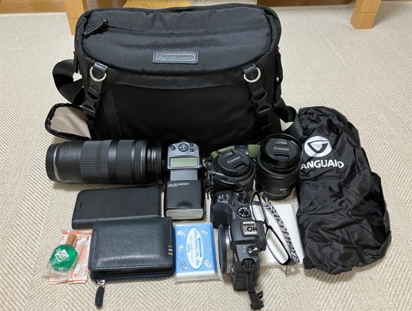 Canon EOS M ミラーレスカメラ レンズ2本付き バック・三脚つき