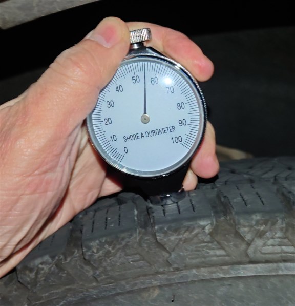 ブリヂストン BLIZZAK DM-V3 225/60R18 100Q 価格比較 - 価格.com