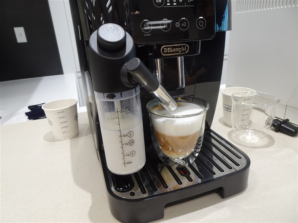 ジャンク デロンギ マグニフィカS DeLonghi ECAM23120B - メルカリ