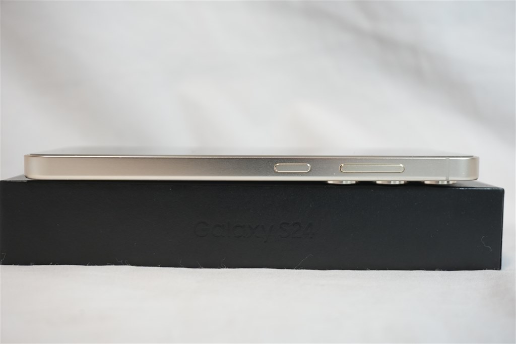 小型且つ軽量なハイパフォーマンスなスマートフォン』 サムスン 小型且つ軽量なハイパフォーマンスなスマートフォン』 サムスン