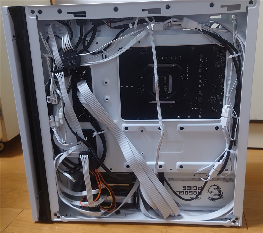 小さくてもHDDを沢山積んだPCを組みたい』 COOLER MASTER Silencio