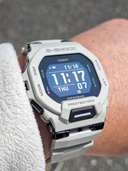 カシオ G-SHOCK ジー・スクワッド GBD-200UU-9JF 価格比較 - 価格.com