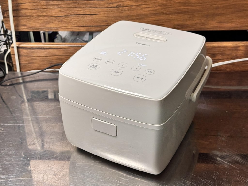 1000W＆IH加熱で炊飯できるエントリー炊飯器』 ツインバード RM