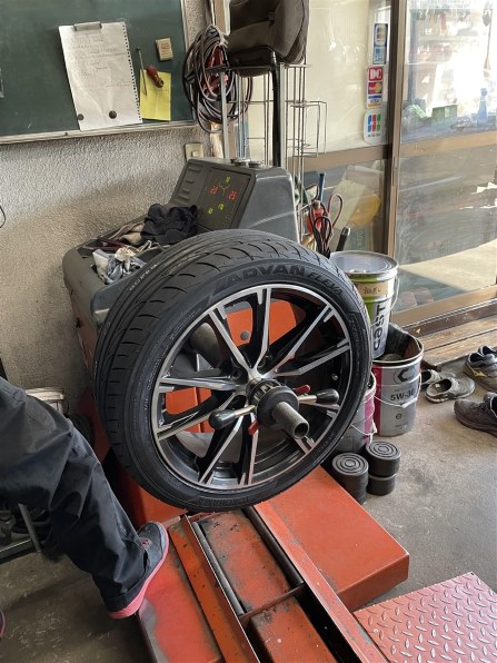 YOKOHAMA ADVAN FLEVA V701 215/45R17 91W XL 価格比較 - 価格.com
