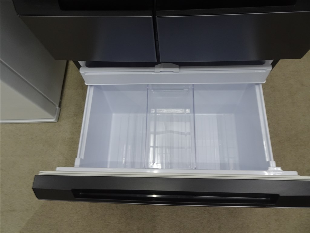 奥行63㎝のスリム設計！シャープの冷凍冷蔵庫2025年429Lモデル