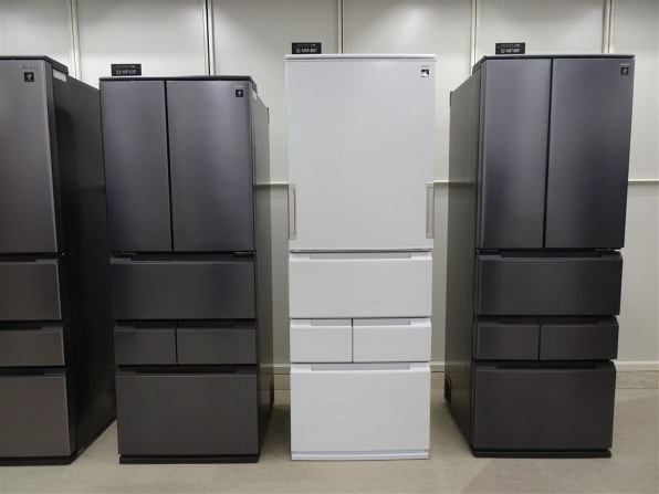 奥行63㎝のスリム設計！シャープの冷凍冷蔵庫2025年429Lモデル