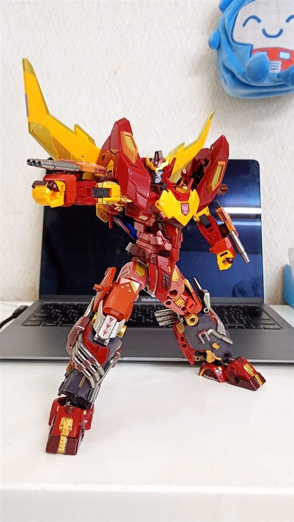 変形ロボなのにデザインに一切の妥協なし！』 タカラトミー アダマス