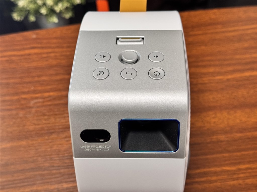 天井シアターとして使いやすいプロジェクター』 BenQ GV50