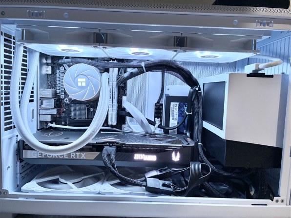 ZOTAC ZOTAC GAMING GeForce RTX 5070 SOLID ZT-B50700D-10P [PCIExp