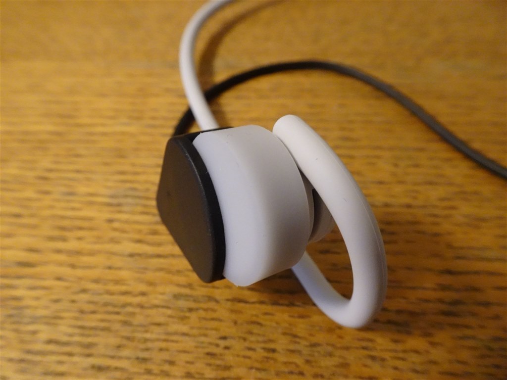 耳を塞がず、圧倒的な快適性と装着感をネックバンド型で体感