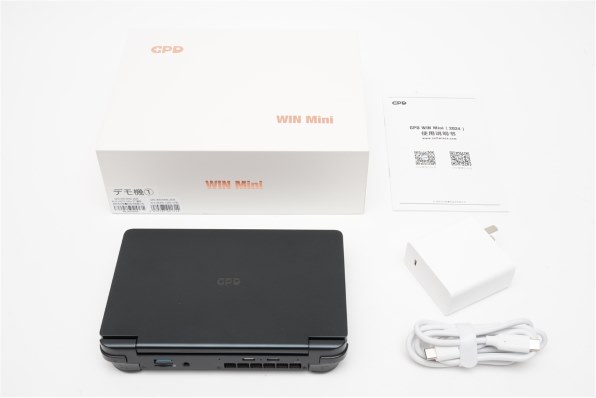 GPD WIN Mini 2025 32GB/1TB White グリップ付き GPD Win Mini 2025: New Colors, Upgraded Design, and up to 64 GB of