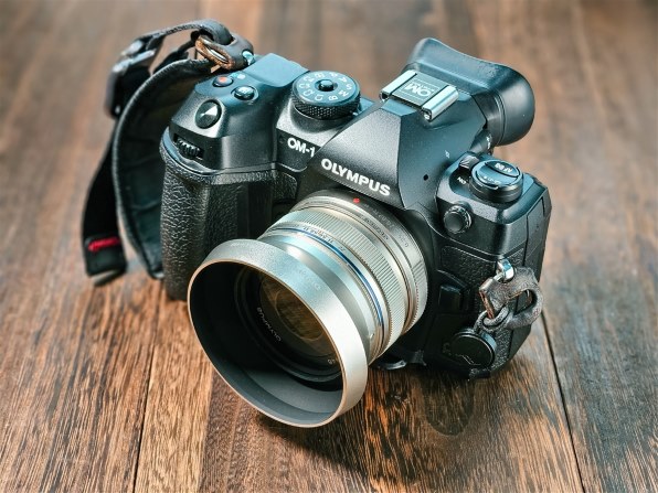 デジカメ オリンパス 新品)OLYMPUS (オリンパス) M.ZUIKO DIGITAL 45mm F1.8 シルバー