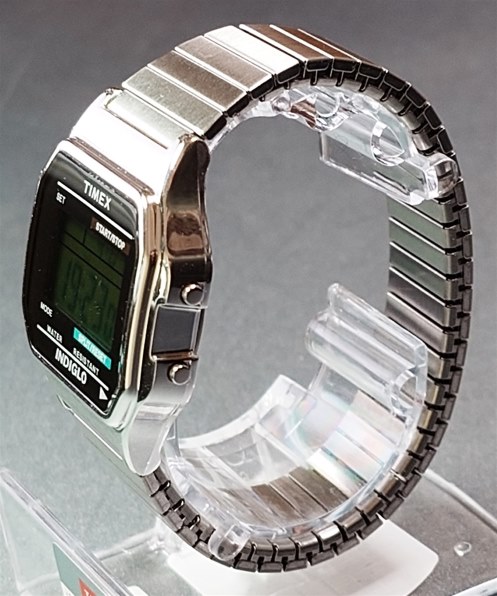TIMEX INDIGLO デジタル腕時計 シルバー　T78587 タイメックス TIMEX ◎TIMEX T78587 （ブラック） -ファッション