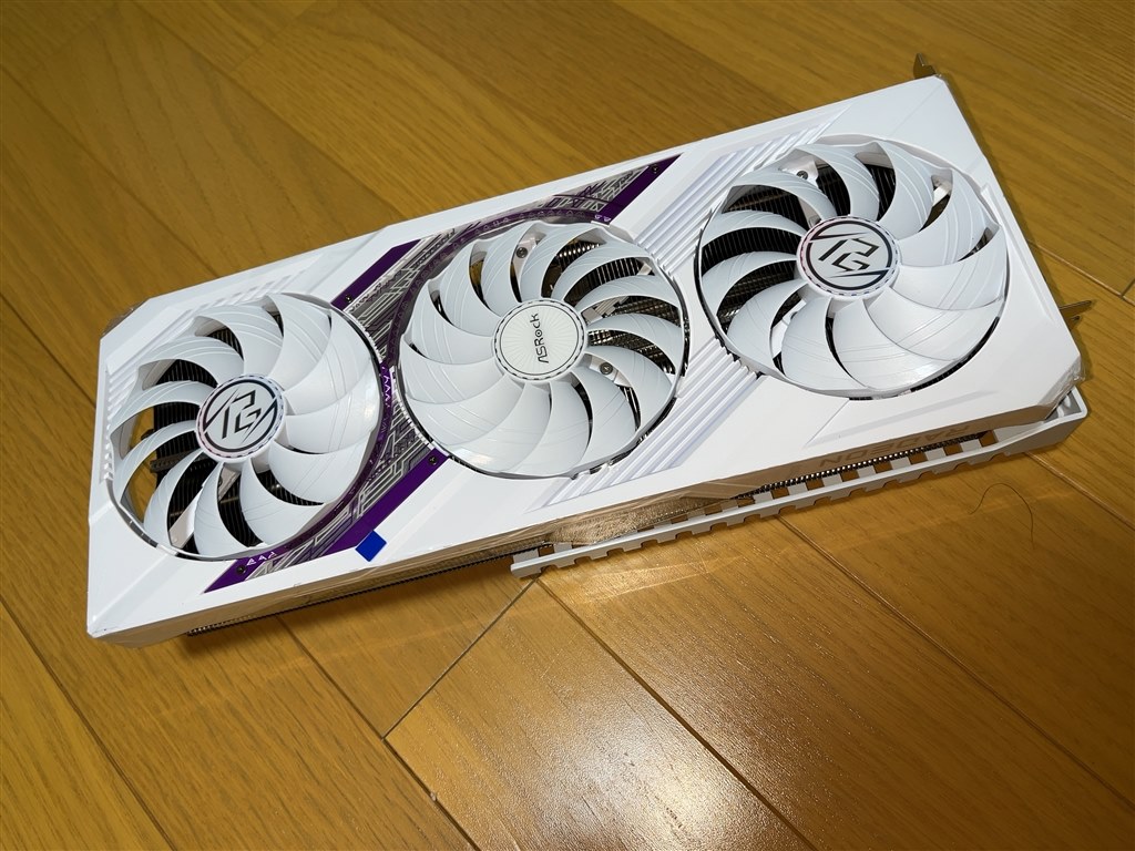 ASRock | AMD Radeon™ RX 7900 XT Phantom Gaming White 20GB OC