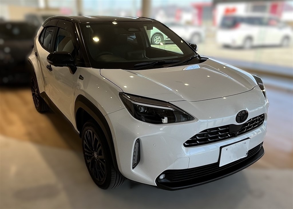 【お値下げ】特別仕様ウルバーノ　ヤリスクロス サイドスカート　1台分　送料込み お値下げ】特別仕様ウルバーノ ヤリスクロス サイドスカート 1台