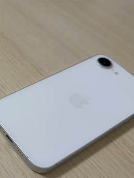 お高めの廉価モデルや如何に』 Apple iPhone 16e 128GB SIM お高めの廉価モデルや如何に』 Apple iPhone 16e 128GB SIM