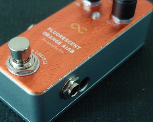 One Control Fluorescent Orange Amp In A Box 価格比較 - 価格.com