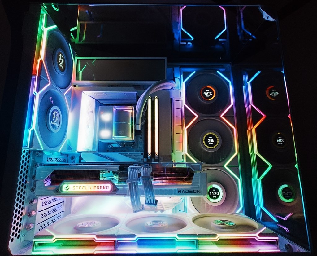 見た目で選ぶマザー』 GIGABYTE B650E A STEALTH ICE HPすぱいらるさん