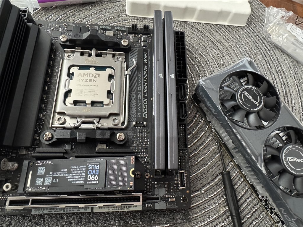 コスパ良し』 Corsair CMK64GX5M2B5600Z40 [DDR5 PC5-44800 32GB