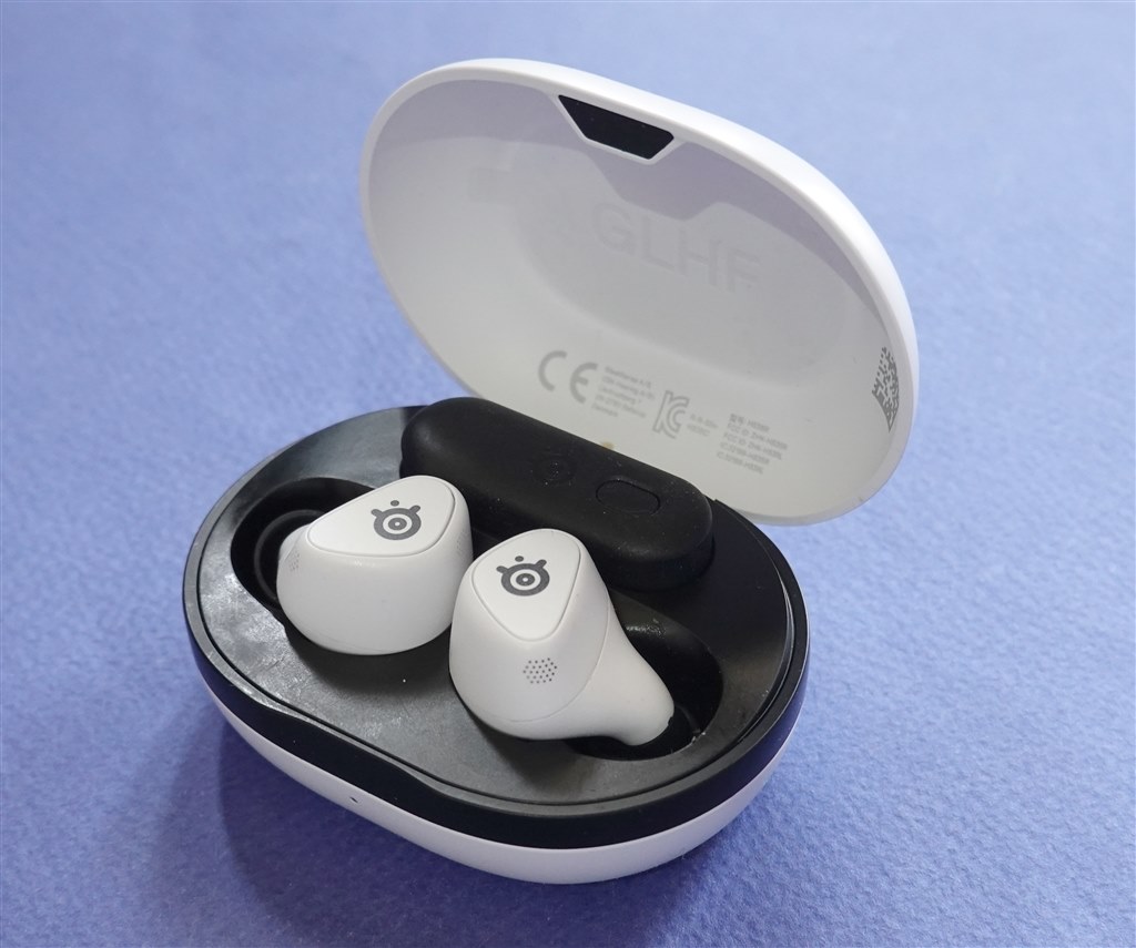 ノイキャン対応で外でもOK。USBドングル接続で低遅延ゲーミング