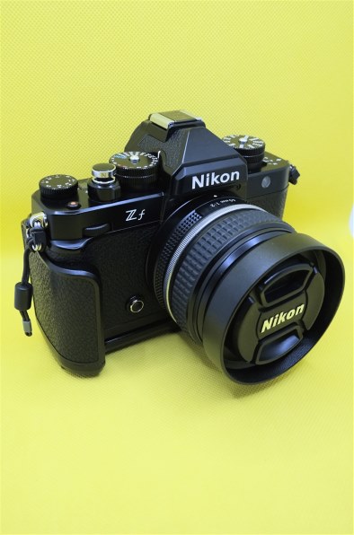 ほぼ新品 Nikon Zf 40mm f2 (SE)レンズキット グリップ付き