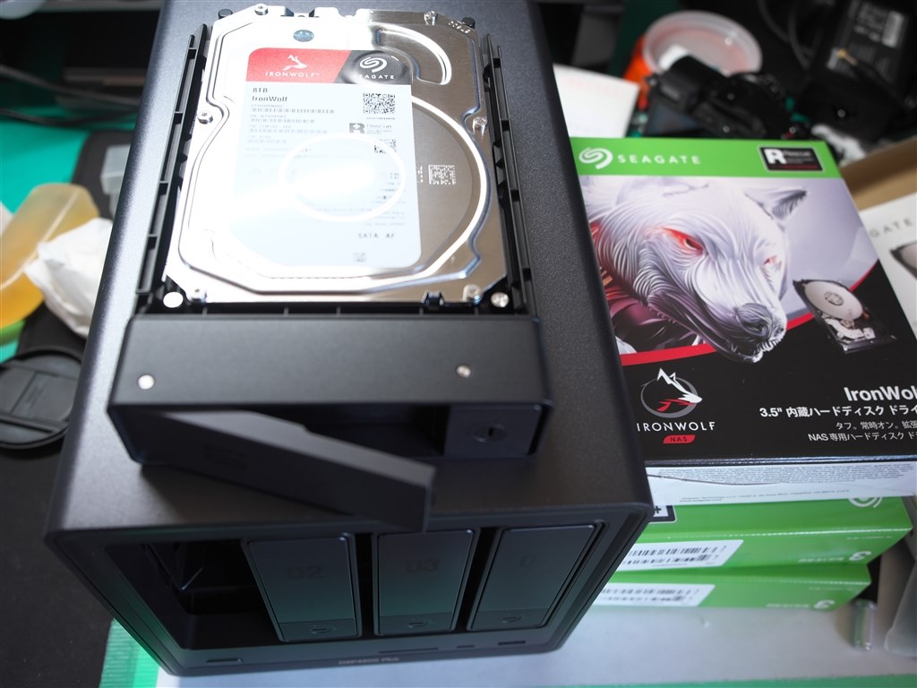 UGREEN NASync DXP4800 PlusのHDD4台使用として』 SEAGATE