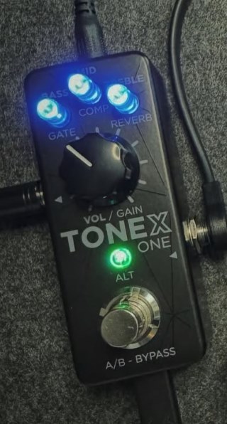 【10490】 IK Multimedia TONE X ONE 本体のみ IK Multimedia TONEX One Modeling Amp & Distortion Effects