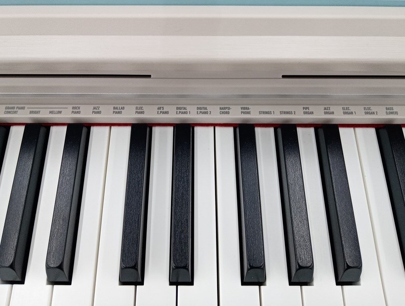 コストダウン感じるペダルがネック』 カシオ CELVIANO AP-S200GB