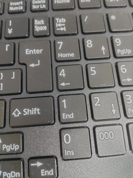 富士通 FMV Lite WA1/J2 Core i5・16GBメモリ・SSD 512GB