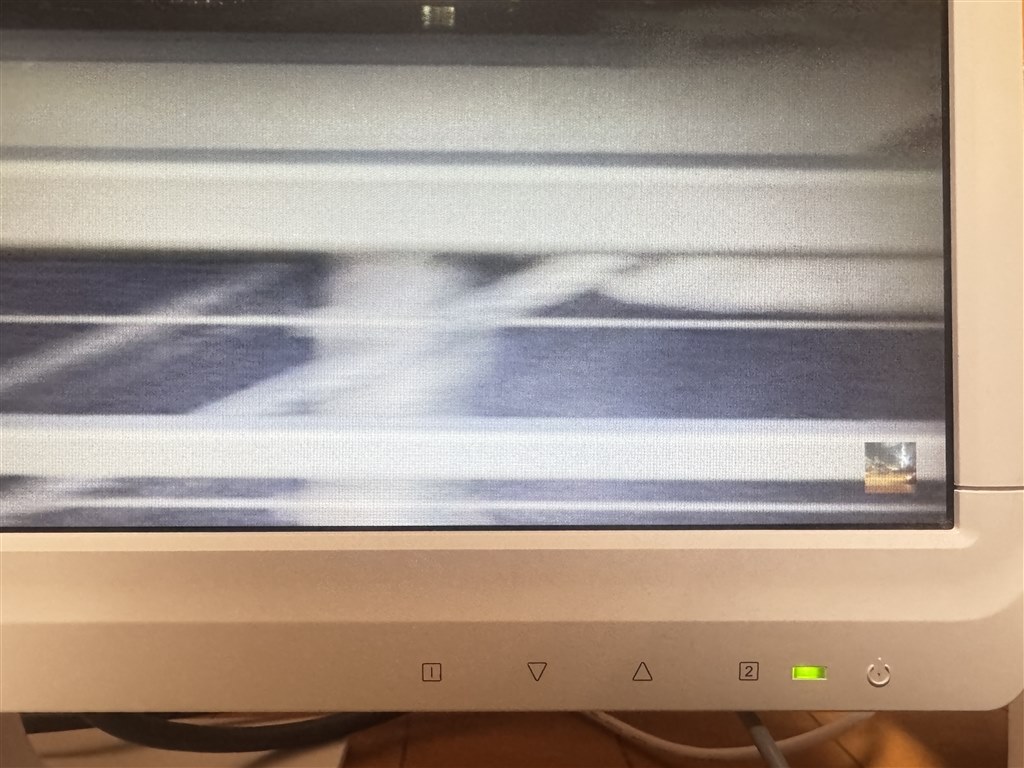 質実剛健、オフィスユースで不満のないモニター』 EPSON