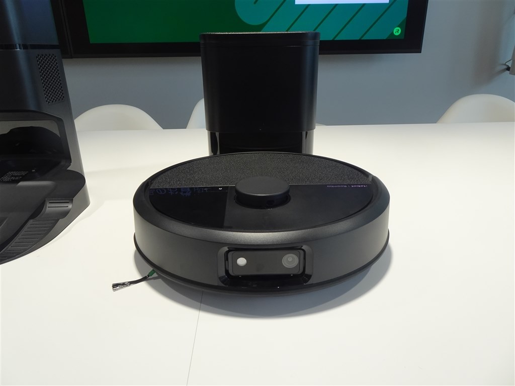 床拭き不要！ゴミをガッツリ除去＆省スペースな正統派ルンバ』 iRobot