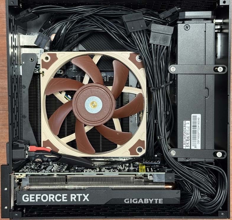 刺さる人には刺さる-クリエイティブ用途の超小型高性能PC自作