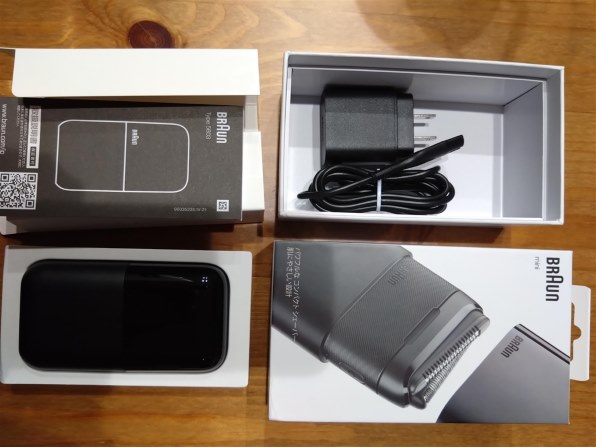 ブラウン シェーバー BRAUN mini M-1012 ドイツ製替刃新品 付属 モバイル シェーバー Braun mini ブラック M-1012 [2枚刃 /AC100V-240V