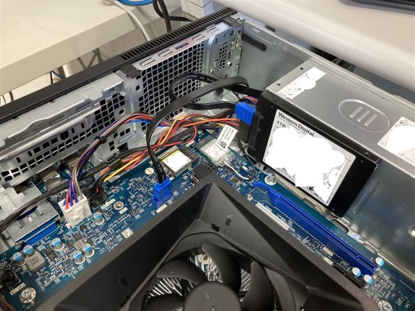 Dell Dell スリム デスクトップ Core i3 14100・8GBメモリ