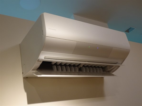Panasonic パナソニック エオリア CS-EX400D2-W 概要 インバーター冷暖房除湿タイプ ルームエアコン CS-X405D2